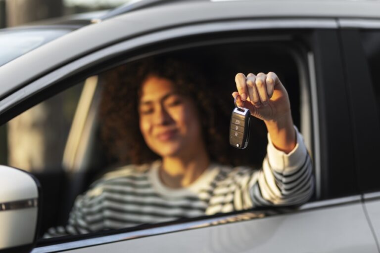 Seguro de veículos em 2026: como proteger carro, moto e caminhão sem pagar caro e sem cair em armadilhas